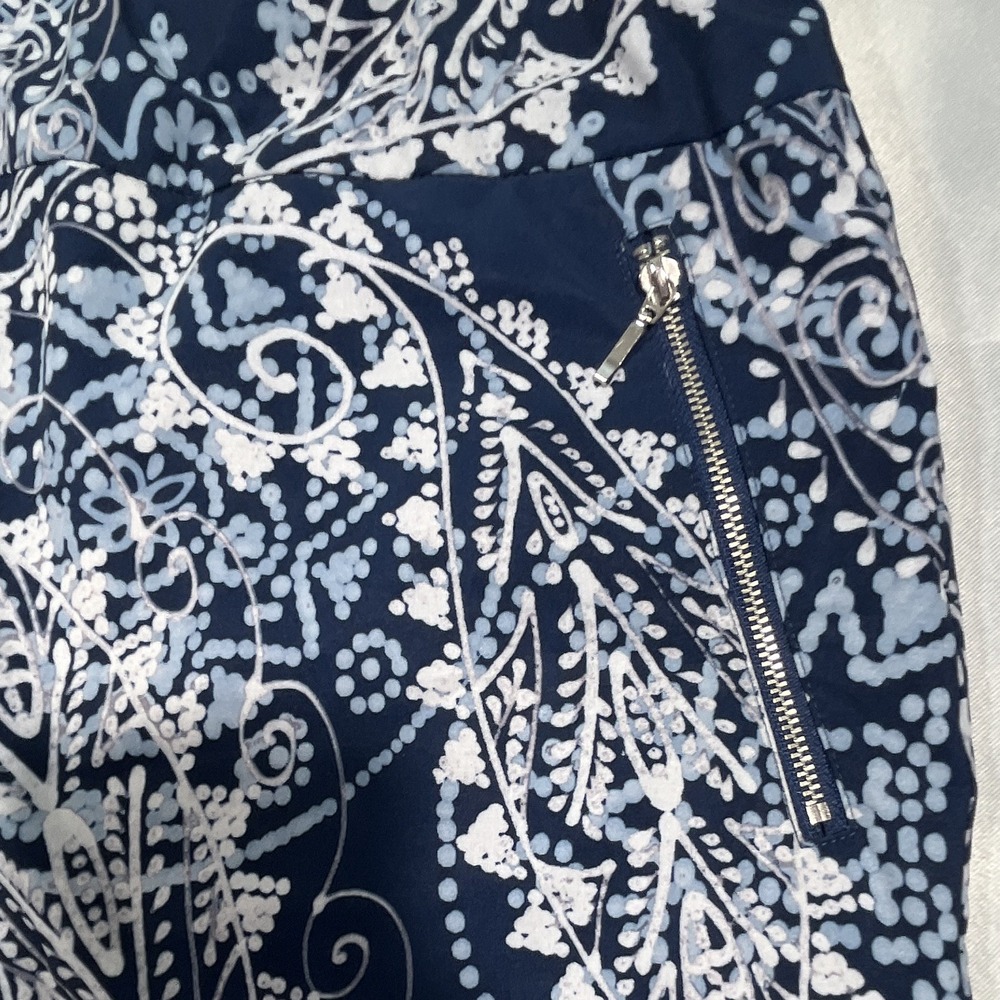 Zenergy by Chico's Women's Golf Skort Blue/White Paisley Size 3 Zipper Pockets - Picture 3 of 9